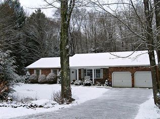 106 Carlton Ln, Greentown, PA 18426