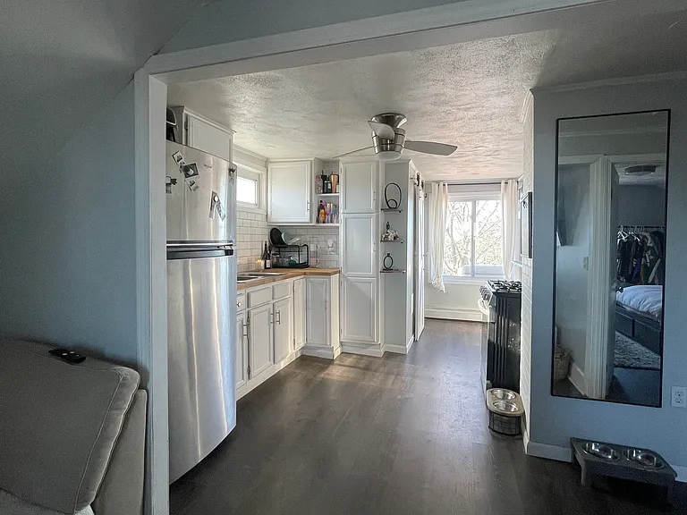61-63 Leonard Ave #3 — Photo 2