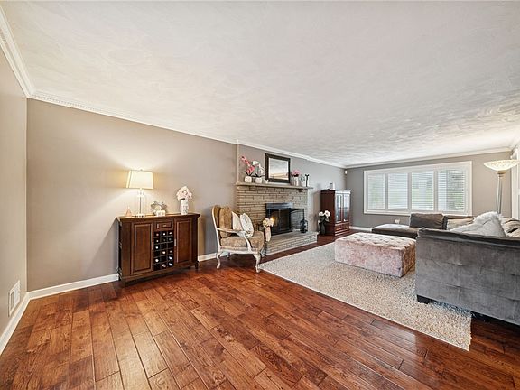 5th image of 1229 Holy Cross Dr