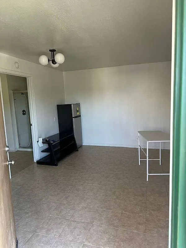 1 bed, 1.0 bath, 600 sqft, $1,300 — Photo 3