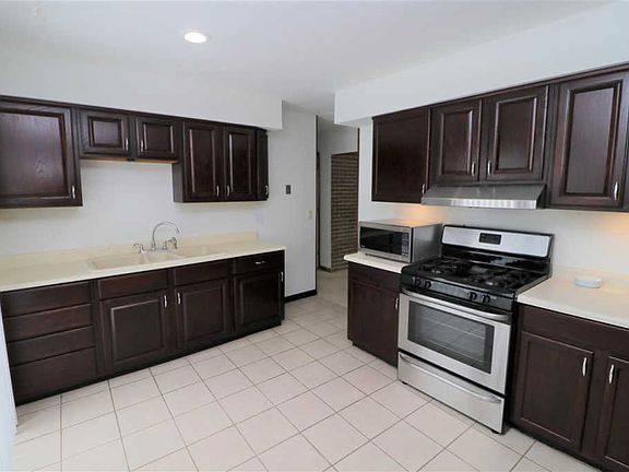 5th image of 2204 22nd St