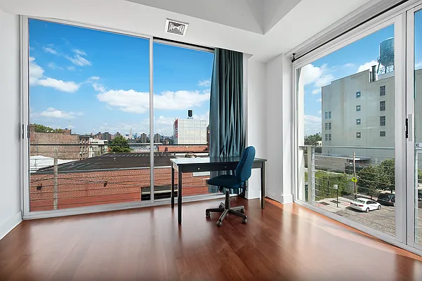 Rented by CORE | media 44