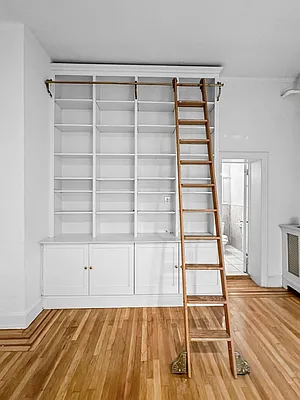 Rented by Skyward | media 9