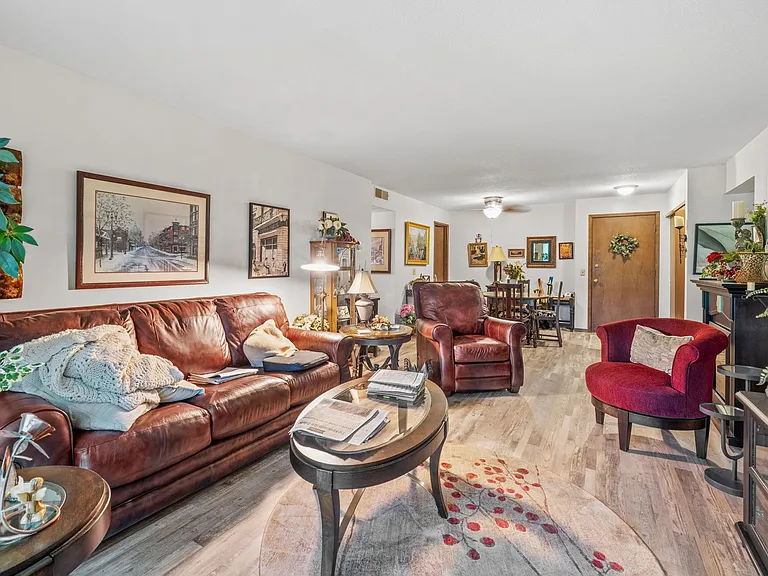 1955 Oakdale Ave #221 — Photo 11