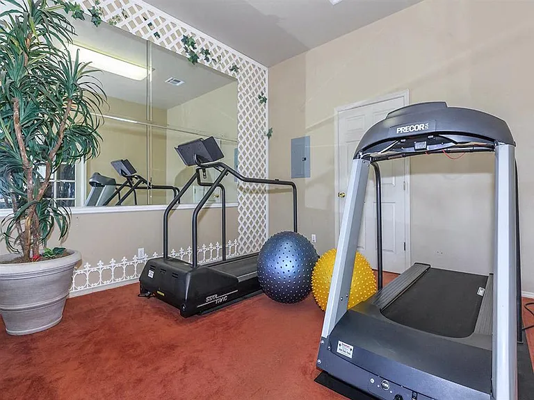 Heritage II Luxury Senior Apts — Photo 27