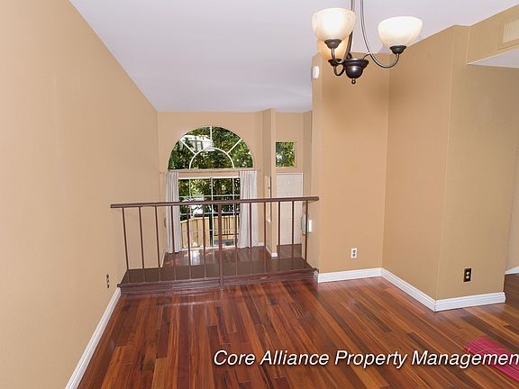 5th image of 5455 Sylmar Ave