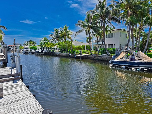 5th image of 808 NE Bay Cove Street