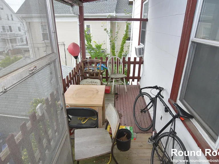 32 Linden St #2 — Photo 12
