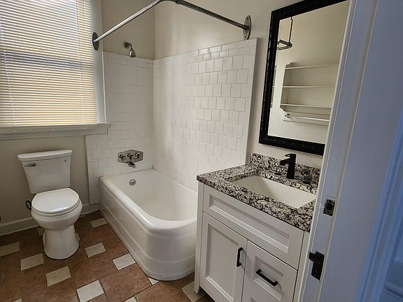 5th image of 681 Mira Monte Pl APT 3