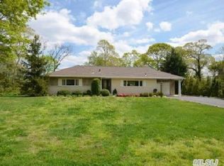 16 Timberline Dr, Huntington, NY 11743