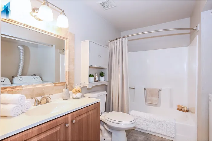 465 W Ivyglen St #112 — Photo 4