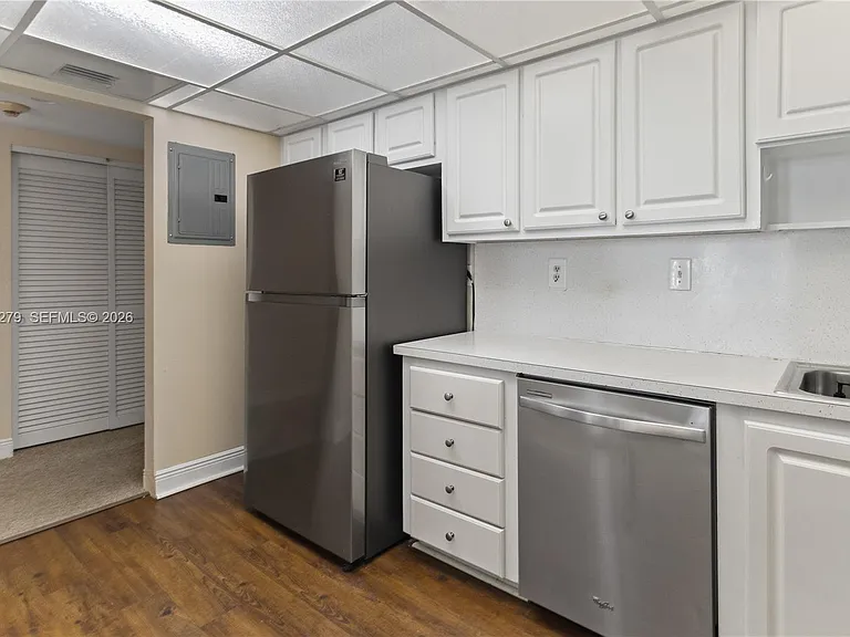 19390 Collins Ave #516 — Photo 6