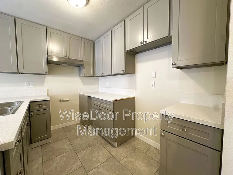 450 E 4th St #311 — Photo 10