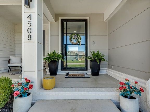 2nd image of 4508 N Sunny Cir