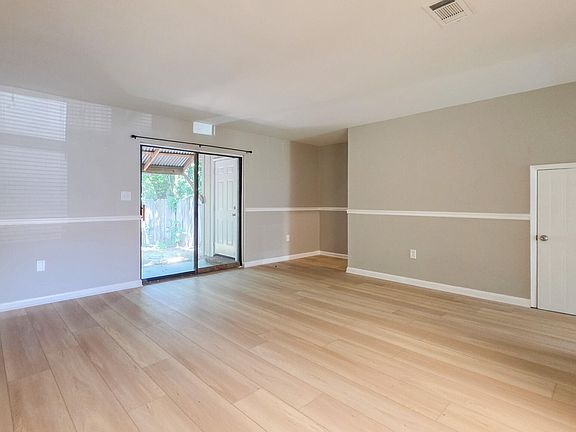 5th image of 248 Sharon Ct