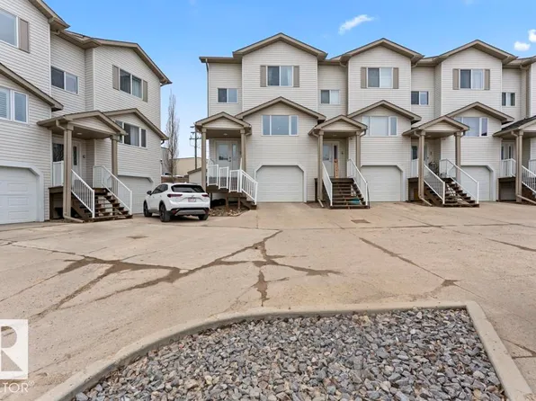 1001 7th Ave #5, Cold Lake, AB T9M 0C4