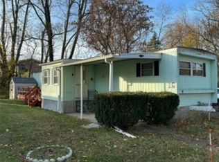 16 Honeysuckle Dr, Rochester, NY 14625