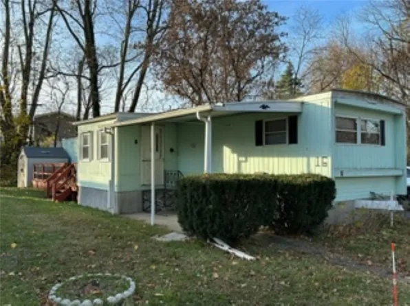 16 Honeysuckle Dr, Rochester, NY 14625