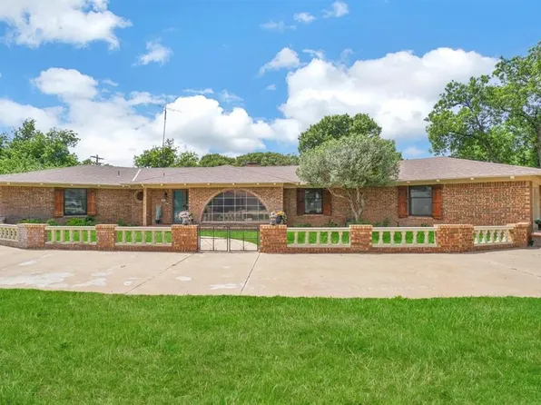 105 Mary Kay Dr, Tipton, OK 73570