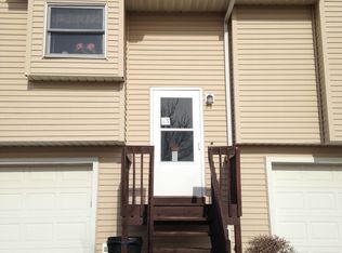 2211 Oakleaf St APT 5, Coralville, IA 52241
