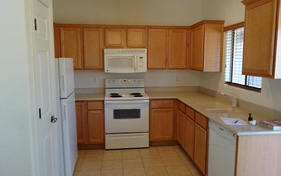 5th image of 1045 E Mount Shibell Dr