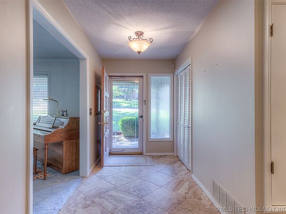 5th image of 2640 Evergreen Dr