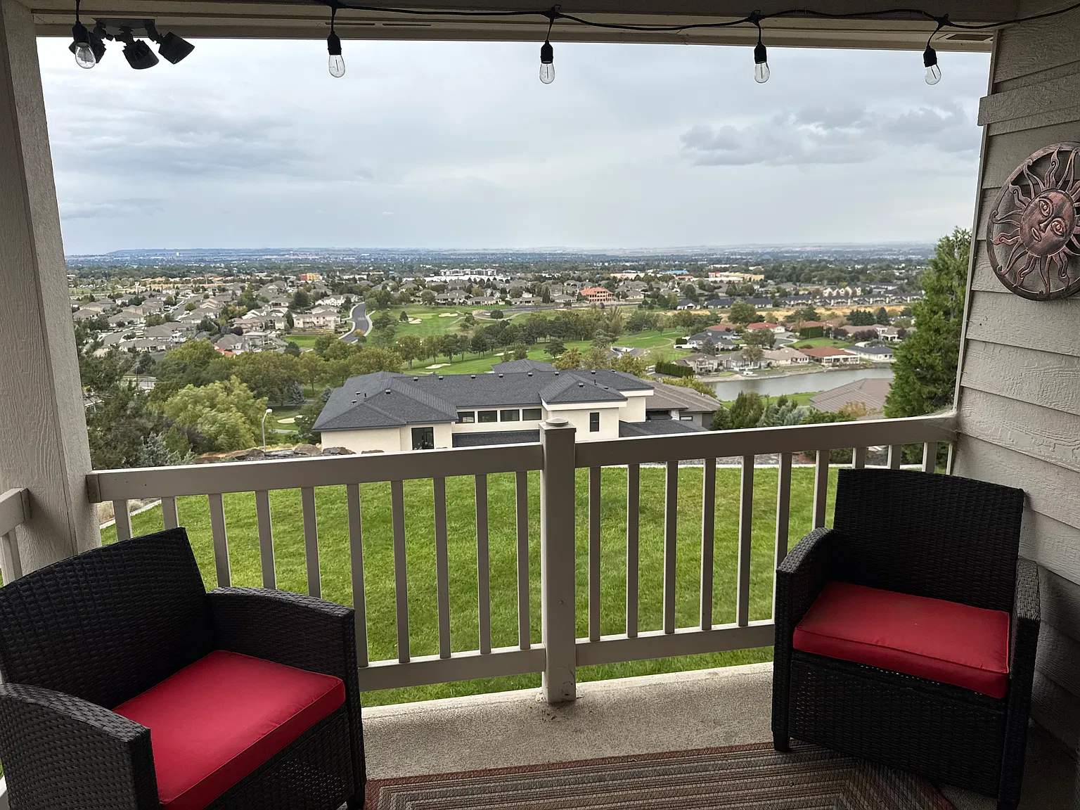 5 bed, 4250 sqft, $3,900 — Photo 4