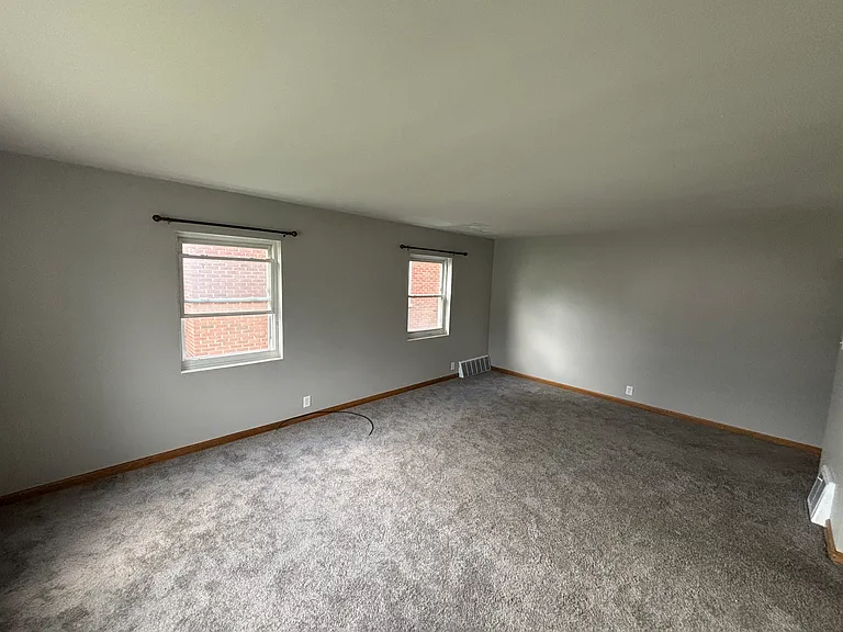 564 E Paige Ave #564 — Photo 5