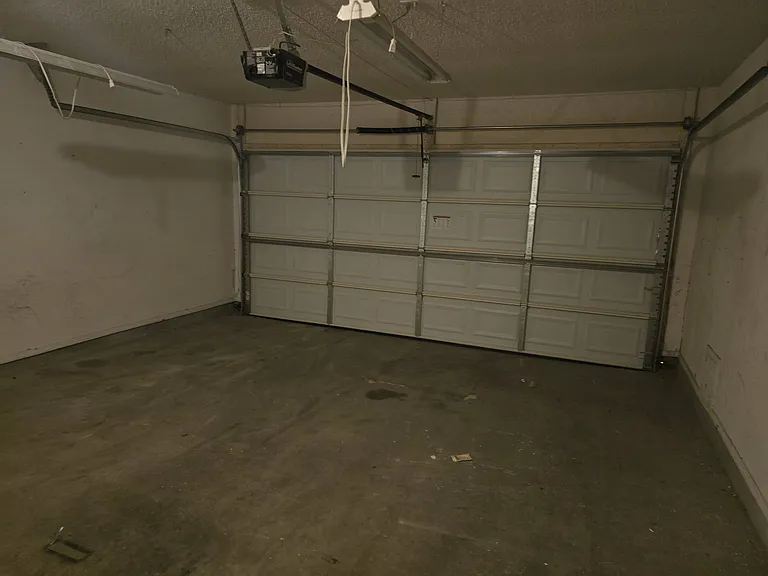 12105 Castle View Way — Photo 20