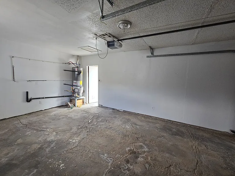3904 Nixson Dr — Photo 24