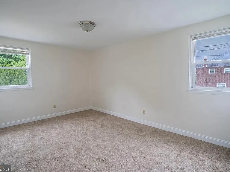1975 Beyer Ave #1 — Photo 15