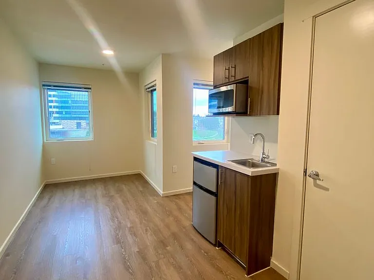 Plaza Apartments — Photo 90