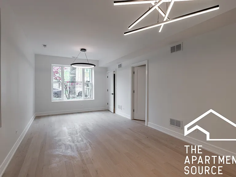 2943 N Gresham Ave #1 — Photo 4