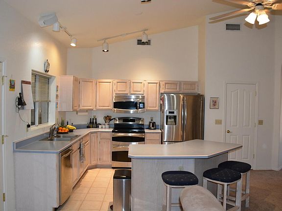 3rd image of 8880 N Duskfire Dr