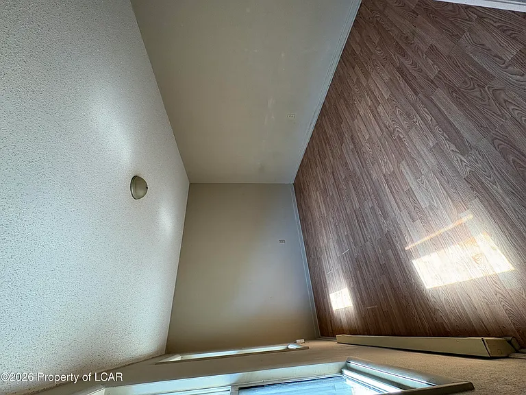 52 Diamond Ave — Photo 6