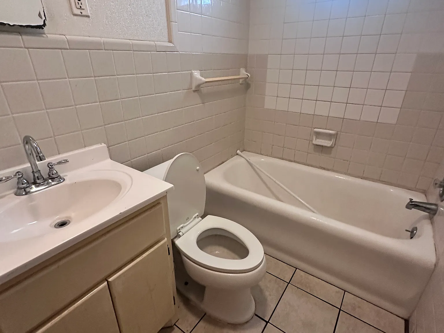 3 bed, 1400 sqft, $1,450 — Photo 4