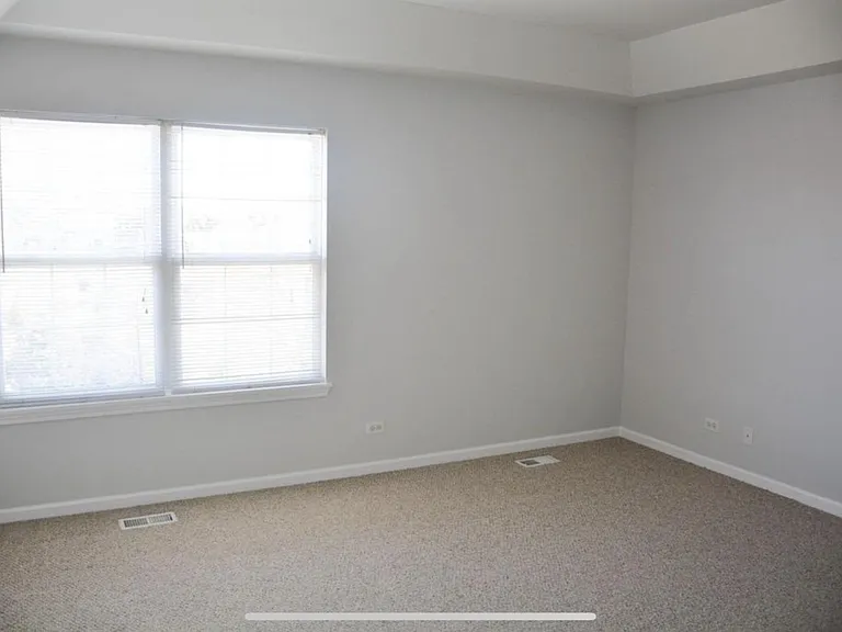 893 Enfield Dr — Photo 10