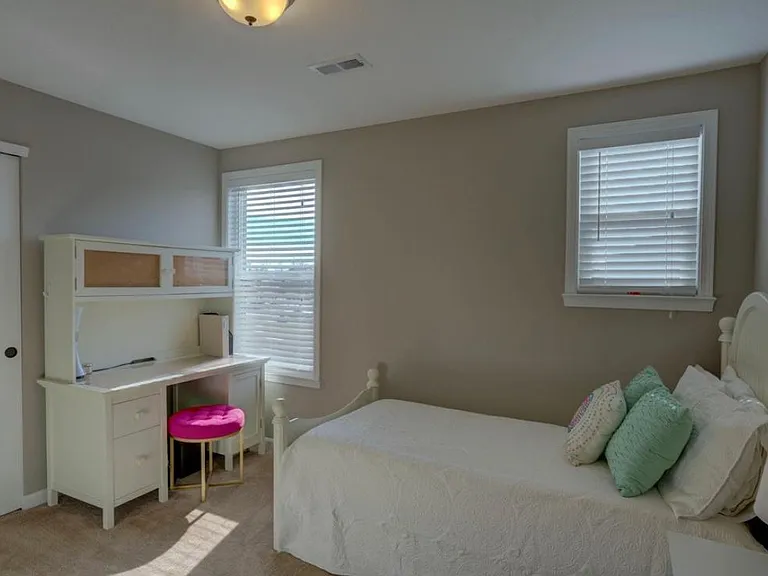 11916 Trottingham Cir — Photo 27