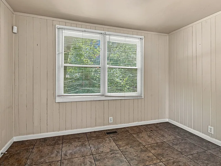 501 Weakley Ave — Photo 12