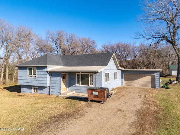 4350 N Columbia Rd, Grand Forks, ND 58203