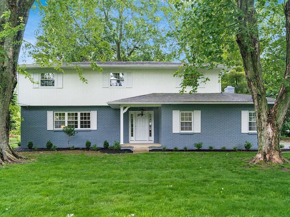 1st image of 8782 Stonehenge Dr NW