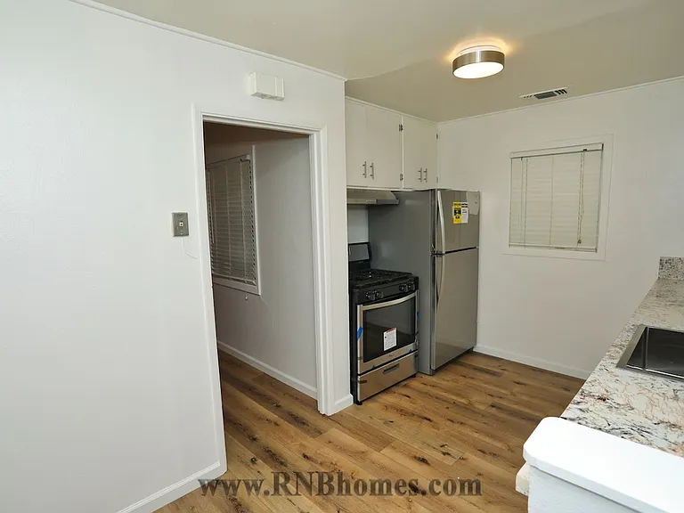 3141 63rd St — Photo 9