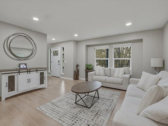 2nd image of 115 Odessa Pl