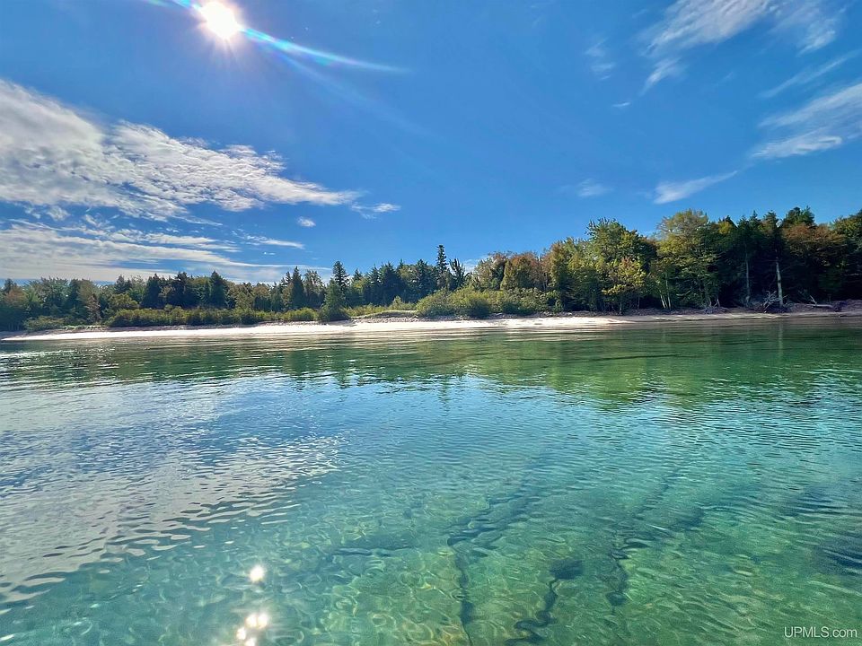 1st image of Superior Point Rd