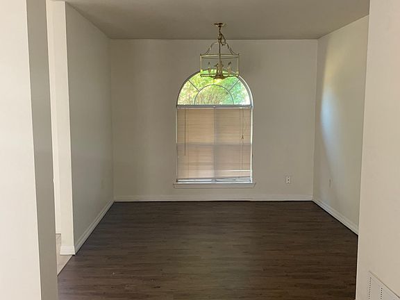 5th image of 3108 Pecan Valley Dr