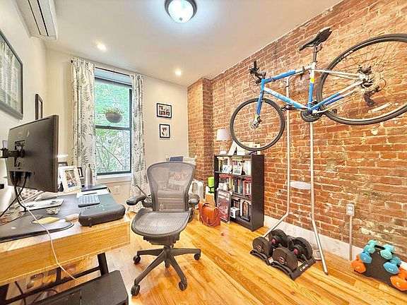 5th image of 426 Rogers Ave APT 2
