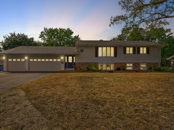 8850 11th Ave S, Bloomington, MN 55420