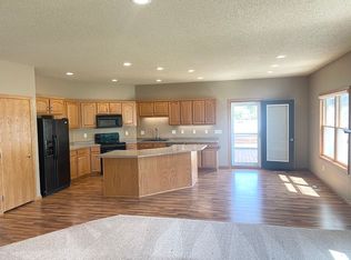 1026 Santa Fe Ave, Bismarck, ND 58504
