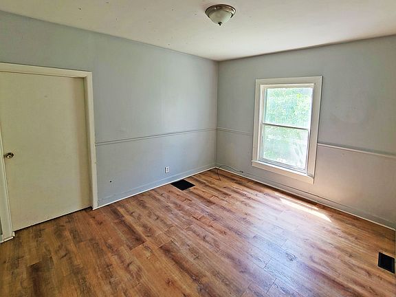 2nd image of 367 West Ave APT 1