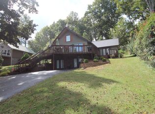 484 Stirling Rd, Camden, TN 38320